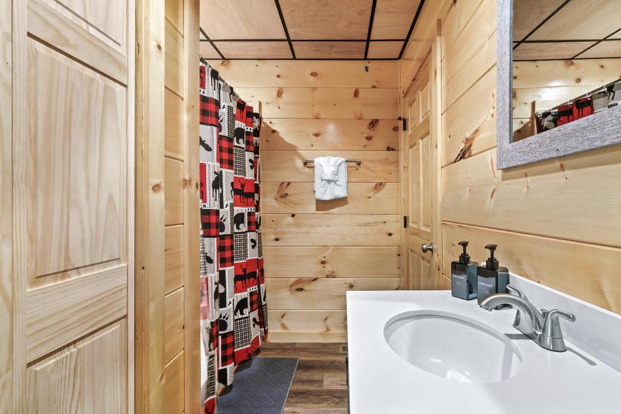 Mountains R Calling, Cozy Hideaway, King Beds, Hot-Tub, Arcade, Ev Ready Pigeon Forge Extérieur photo