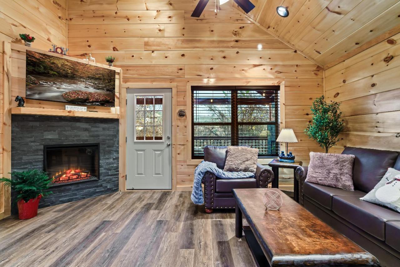 Mountains R Calling, Cozy Hideaway, King Beds, Hot-Tub, Arcade, Ev Ready Pigeon Forge Extérieur photo