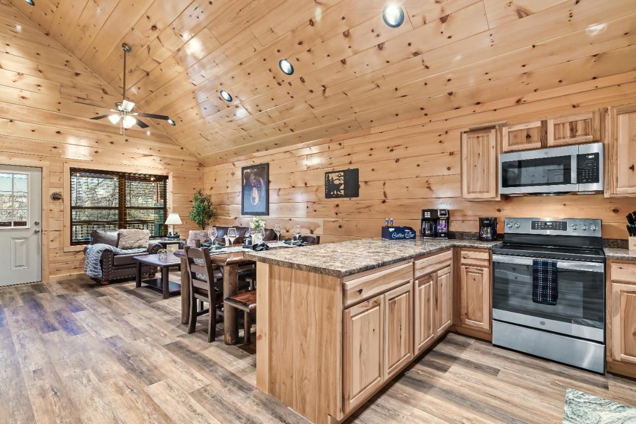 Mountains R Calling, Cozy Hideaway, King Beds, Hot-Tub, Arcade, Ev Ready Pigeon Forge Extérieur photo