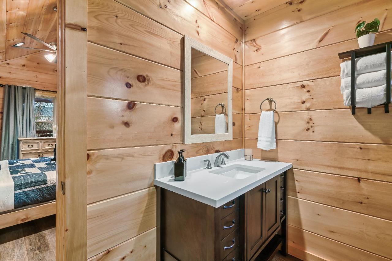 Mountains R Calling, Cozy Hideaway, King Beds, Hot-Tub, Arcade, Ev Ready Pigeon Forge Extérieur photo