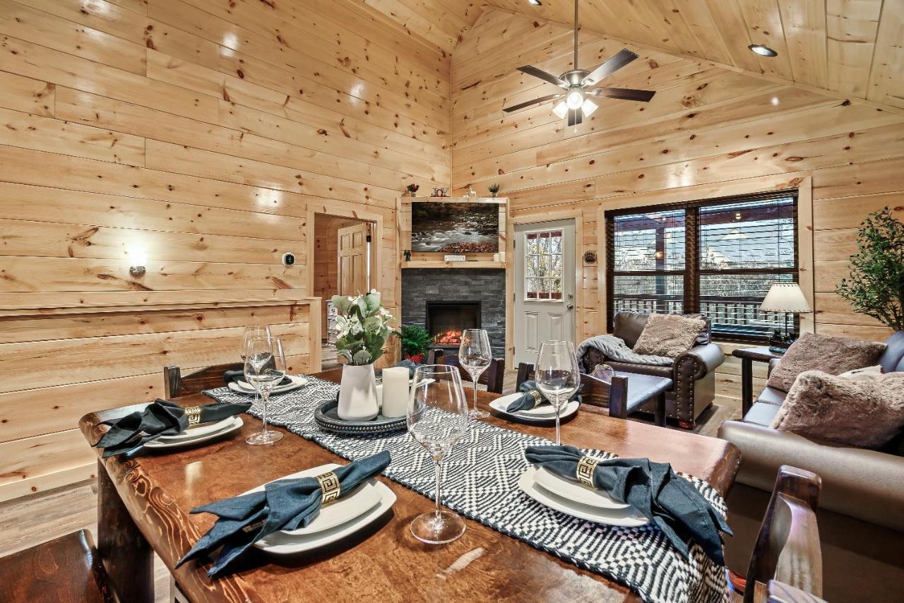 Mountains R Calling, Cozy Hideaway, King Beds, Hot-Tub, Arcade, Ev Ready Pigeon Forge Extérieur photo
