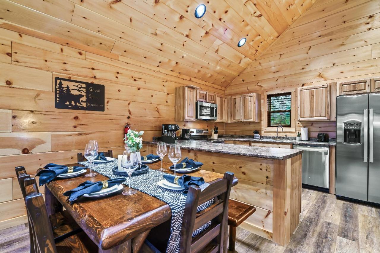 Mountains R Calling, Cozy Hideaway, King Beds, Hot-Tub, Arcade, Ev Ready Pigeon Forge Extérieur photo